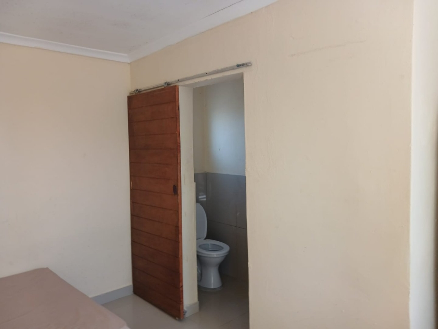  Bedroom Property for Sale in Umrhabulo Triangle Western Cape